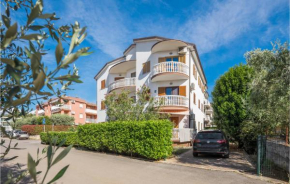 Lovely Apartment In Zambratija With Wifi